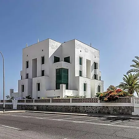 Eden Oceanfront Hideaway Hotell 4*