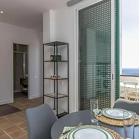 호텔 Eden Oceanfront Hideaway 4*